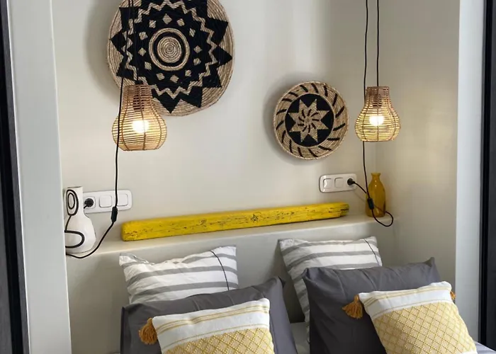 Gaia Naxhom * Agia Anna (Naxos)